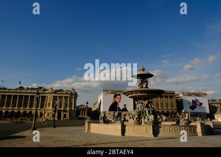 Paris, Ile de France, France. 24 mai 2020. Place de la Concorde.la vie repart lentement dans les rues de Paris.hors de confinement, les Parisiens entre la peur d'être contaminés et le besoin de liberté. Crédit : Pierre Stevenin/ZUMA Wire/Alay Live News Banque D'Images