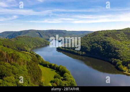 Vue aérienne de l'Obersee (Haut-Rursee), un lac réservoir dans les montagnes de l'Eifel, Einruhr, Simmerath, Rhénanie-du-Nord-Westphalie, Allemagne, Europe Banque D'Images