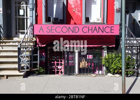 Une deuxième chance Designer Resale, 155 Prince Street, New York, NY. Façade extérieure d'un magasin de vêtements neufs et d'occasion dans SoHo de Manhattan Banque D'Images