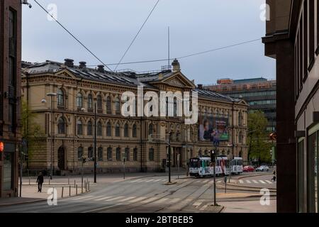 Le musée d'art Ateneum est l'un des trois musées formant la galerie nationale finlandaise. Le musée est situé au cœur d'Helsinki, à côté de la gare principale. Banque D'Images