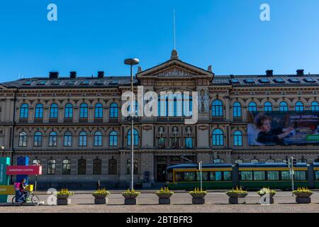 Le musée d'art Ateneum est l'un des trois musées formant la galerie nationale finlandaise. Le musée est situé au cœur d'Helsinki, à côté de la gare principale. Banque D'Images