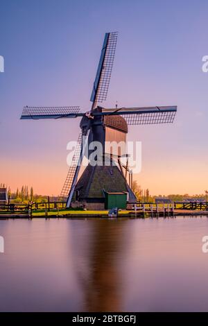 moulins à vent en hollande Banque D'Images