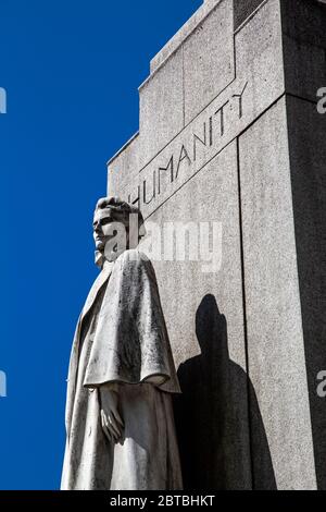 Edith Cavell Memorial par Sir George Frampton à St Martin's Place près de la National Portrait Gallery et Trafalgar Square, Londres, UK Banque D'Images