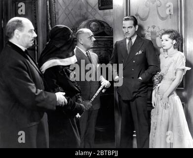 L'actrice suédoise Greta Garbo (rétrospective), (née le 18 septembre 1905, décédée le 15 avril 84 à l'âge de 1932 ans), Zara (alias comtesse Maria Varelli), dans "comme vous le désirez" avec Melvyn Douglas et Erich von Stroheim, réalisé par George Fitzmaurice ( ) MGM. Photo de Clarence Sinclair Bull / référence du dossier # 34000-136THA Banque D'Images