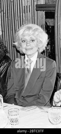 Carol Channing à l'inauguration d'une exposition énergétique à San Francisco. années 1980 Banque D'Images