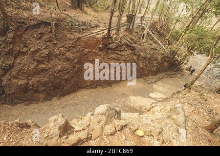 Kanchanaburi, Thaïlande - 17 janvier 2020 : visite au mémorial du col de Hellfire dans la province de Kanchanaburi, Thaïlande. C'est le lieu commémoratif dédié Banque D'Images