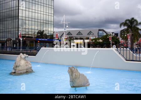 Fontaine dans le quartier central des affaires, Tauranga, Île du Nord, Nouvelle-Zélande Banque D'Images