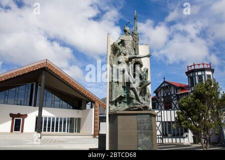 Sculpture de 'Kupe Group' par William Tarthewey sur Taranaki Street Wharf,Wellington City,North Island,Nouvelle-Zélande Banque D'Images