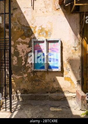 Odessa, Ukraine - 30 avril 2020. Ancienne cour confortable à Odessa, Ukraine. Banque D'Images