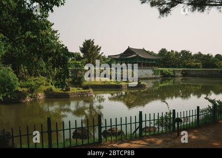 Gyeongju, Corée du Sud - 22 mai 2020 : le palais de Donggung et l'étang de Wolji, anciennement appelé Anapji, sont une autre destination populaire à Gyeongju. Banque D'Images