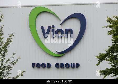 Groenlo, pays-Bas. 25 mai 2020. La compagnie loge de l'industrie alimentaire Vion dans un bâtiment à Groenlo, aux pays-Bas. Dans un abattoir hollandais de Groenlo, non loin de la frontière allemande, 147 employés ont été testés positifs pour le coronavirus. Selon un rapport publié dans le journal local 'de Gelderlander', 79 des personnes infectées vivent en Allemagne, 68 aux pays-Bas. Crédit : David Young/dpa/Alay Live News Banque D'Images