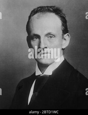 Dramaturge, romancier et poète allemand Gerhart Hauptmann (1862-1946) qui a remporté le prix Nobel de littérature en 1912 Banque D'Images