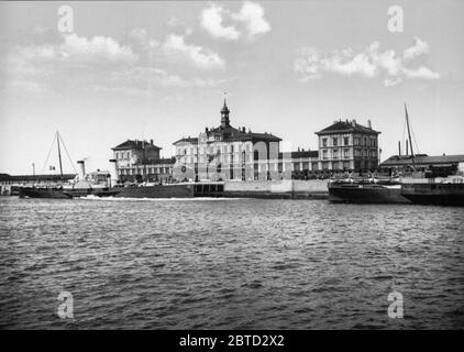 La gare maritime, Calais, France ca. 1890-1900 Banque D'Images