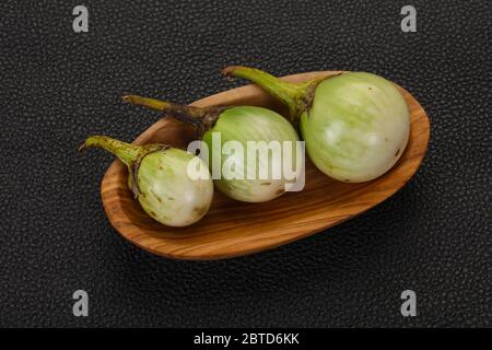 Petite asiatique green aubergine - prête pour la cuisson Banque D'Images