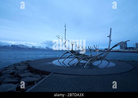 REYKJAVIK, ISLANDE - 8 AVRIL 2016 : monument de Solfar ou Sun Voyager à Reykjavik, Islande Banque D'Images