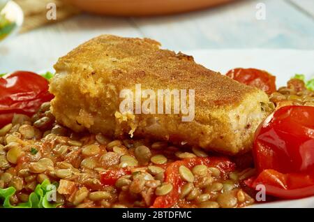 Harissa émietté de poisson avec des lentilles, préparer le repas de mi-semaine Banque D'Images