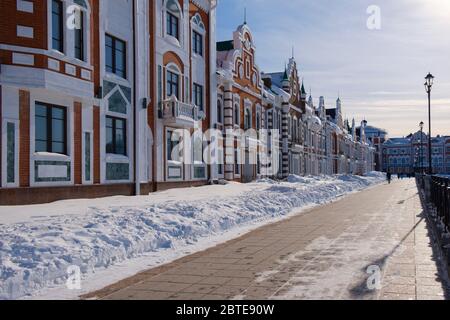 Le remblai de Bruges à Yoshkar-Ola en hiver. Banque D'Images