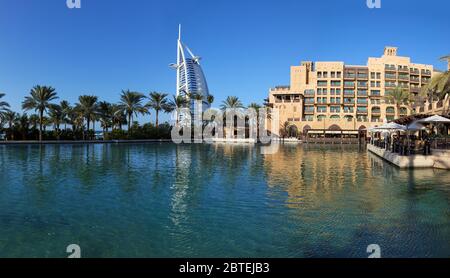 Burj Al Arab Hotel at Dust, Dubaï, Émirats arabes Unis (eau) Banque D'Images