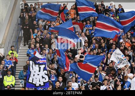 GLASGOW, ÉCOSSE - 18 JUILLET 2019 : les ultras des Rangers sont photographiés pendant la 2e partie du premier tour d'qualification de l'UEFA Europa League 2019/20 entre les Rangers FC (Écosse) et le St Joseph FC (Gibraltar) au parc Ibrox. Banque D'Images