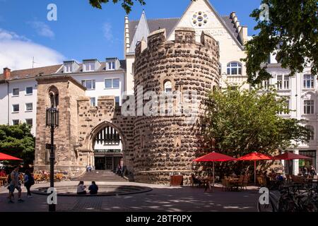 Le Sterntor dans la ville, porte de la vieille ville, Bonn, Rhénanie-du-Nord-Westphalie, Allemagne. das Sterntor in der Innenstadt, ehemaliges Stadttor, Bonn, Nordrhein- Banque D'Images
