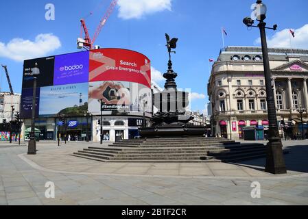 Un Piccadilly Circus déserté, lors du coronavirus Pandemic London Lockdown de 2020 Banque D'Images
