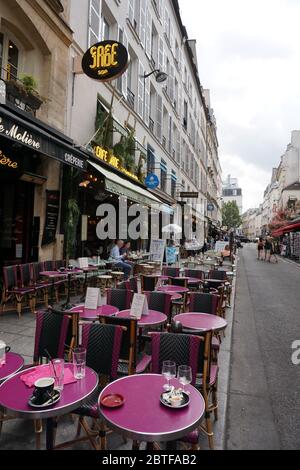 Vieux café terrasse à Paris, France Banque D'Images