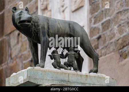 Luperca, la loup-elle qui, selon la mythologie romaine, a nourri Romulus et Remus, fondateurs de Rome, Rome, Lazio, Italie. Banque D'Images