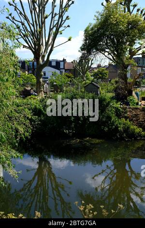 Garratt Park Allotages River Wandle Trail Banque D'Images