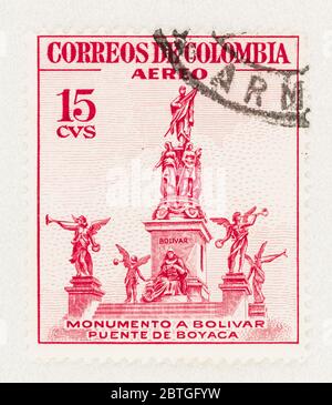 SEATTLE WASHINGTON - 23 mai 2020 : monument de von Miller de Boyaca avec 5 figures féminines allégoriques et Simon Bolivar sur le timbre de Columbia de 1954. Banque D'Images