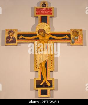 RAVENNE, ITALIE - 28 JANVIER 2020 : l'icône de Jésus en Crucifixed dans l'église Chiesa di Santa Maria Maggiore. Banque D'Images