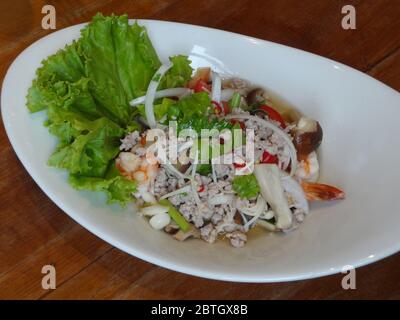 Salade de fruits de mer épicée, choisissez le centre de l'image Banque D'Images