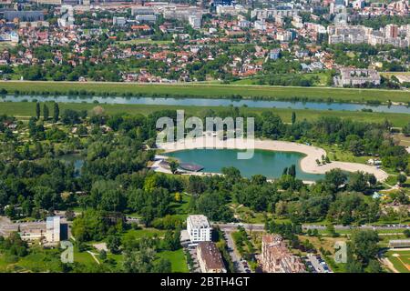 Vue aérienne du lac Bundek à Zagreb, Croatie Banque D'Images