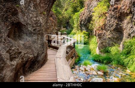 L'un des plus célèbres sentiers de Cazorla, 'la cerrada de Elías'. Un parc naturel vraiment magnifique. Banque D'Images