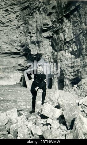 Portrait monochrome de l'uniforme militaire SS nazi allemand de la Seconde Guerre mondiale Banque D'Images