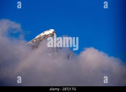 France, Haute-Savoie (74), Passy, Alpes, chaîne de Fiz avec nuages Banque D'Images