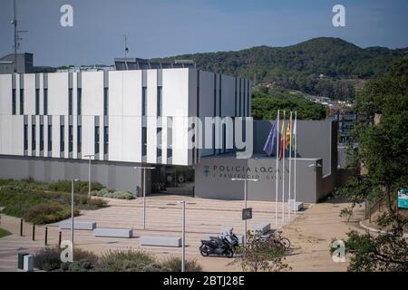 Vues générales du nouveau poste de police local (Policia local I Proteccio civil) à Lloret de Mar, Costa Brava, Espagne Banque D'Images