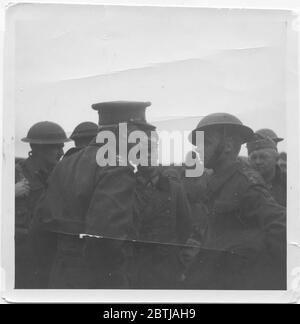 Photographies illustrant des activités militaires en France, mai - juin 1940. On y a inclus des photographies de Rommel, Guderian, Dreuz, Bottcher, général italien Garaboldi, Lucie Rommel, des photos de Rommel avec Hitler. Photographies de matériel et de troupes arrivant et en action, de la collection personnelle de Rommel. Banque D'Images