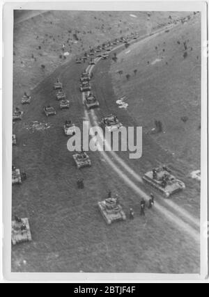 Photographies illustrant des activités militaires en France, mai - juin 1940. On y a inclus des photographies de Rommel, Guderian, Dreuz, Bottcher, général italien Garaboldi, Lucie Rommel, des photos de Rommel avec Hitler. Photographies de matériel et de troupes arrivant et en action, de la collection personnelle de Rommel. Banque D'Images