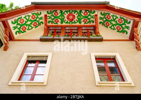 Bâtiment coloré par Kirchgasse. La vieille ville d'Aarau est la ville des plafonds joliment décorés, canton d'Argau, Suisse. Banque D'Images