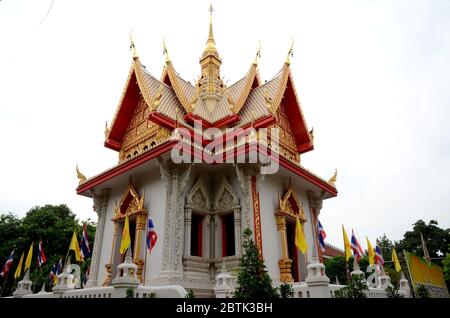 Belle pagode au Wat Ratburana à Phitsanulok Banque D'Images