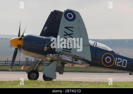 G-RNHF (anciennement VX281 dans le service de la Marine royale), une fureur de la mer de Hawker appartenant à Navy Wings, et exploitée par le vol historique de la Marine royale, à la RAF Leuchars. Banque D'Images