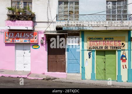 Magasin dans le centre-ville de Manta, province de Manabi, Équateur, Amérique du Sud Banque D'Images