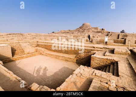 Mohenjo daro, stupa bouddhiste et grand bain, Indus Valley Civilization, 2500 BCE, Larkana District, province de Sindh, Pakistan, Asie du Sud, Asie Banque D'Images