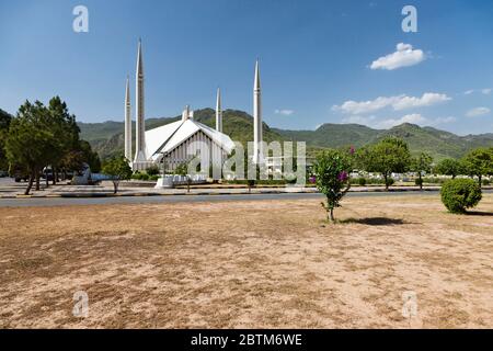 Mosquée Faisal, mosquée moderne en forme de tente bédouine, Islamabad, territoire de la capitale d'Islamabad, Pakistan, Asie du Sud, Asie Banque D'Images