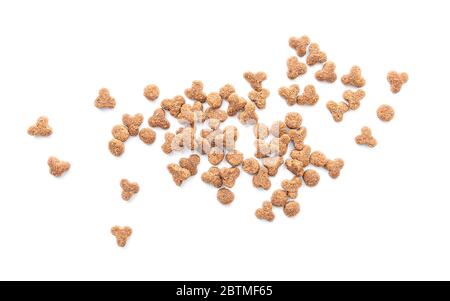 Nourriture pour animaux de compagnie pour chats ou chiens isolés sur fond blanc, vue de dessus Banque D'Images