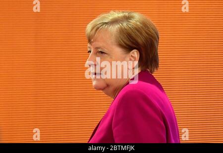 Berlin, Allemagne. 27 mai 2020. La chancelière allemande Angela Merkel (CDU) arrive à la réunion du cabinet. Credit: Tobias Schwarz/AFP-Pool/dpa/Alay Live News Banque D'Images