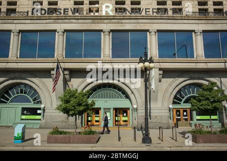 Vue horizontale des entrées du bâtiment Auditorium au 430 S. Michigan Ave, Chicago, Illinois, États-Unis Banque D'Images