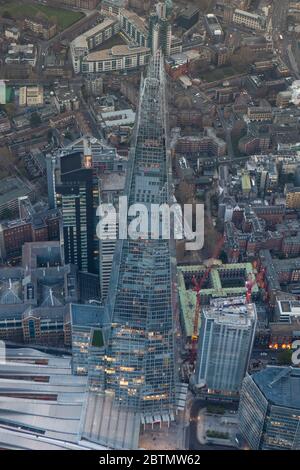 Vue aérienne du Shard à Londres à Dusk Banque D'Images