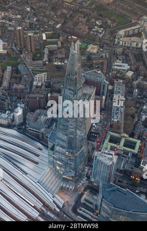 Vue aérienne du Shard à Londres à Dusk Banque D'Images