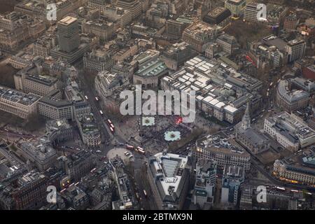 Vue aérienne de Trafalgar Square à Londres à Dusk Banque D'Images